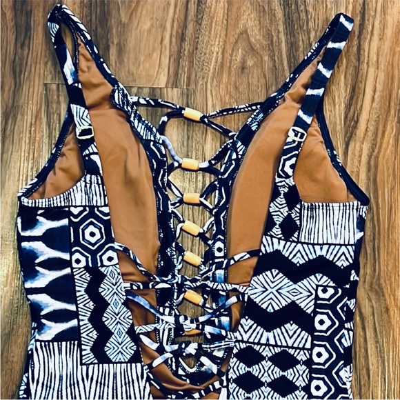 Bleu Rod Beattie Island Time One Piece - Picture 10 of 16